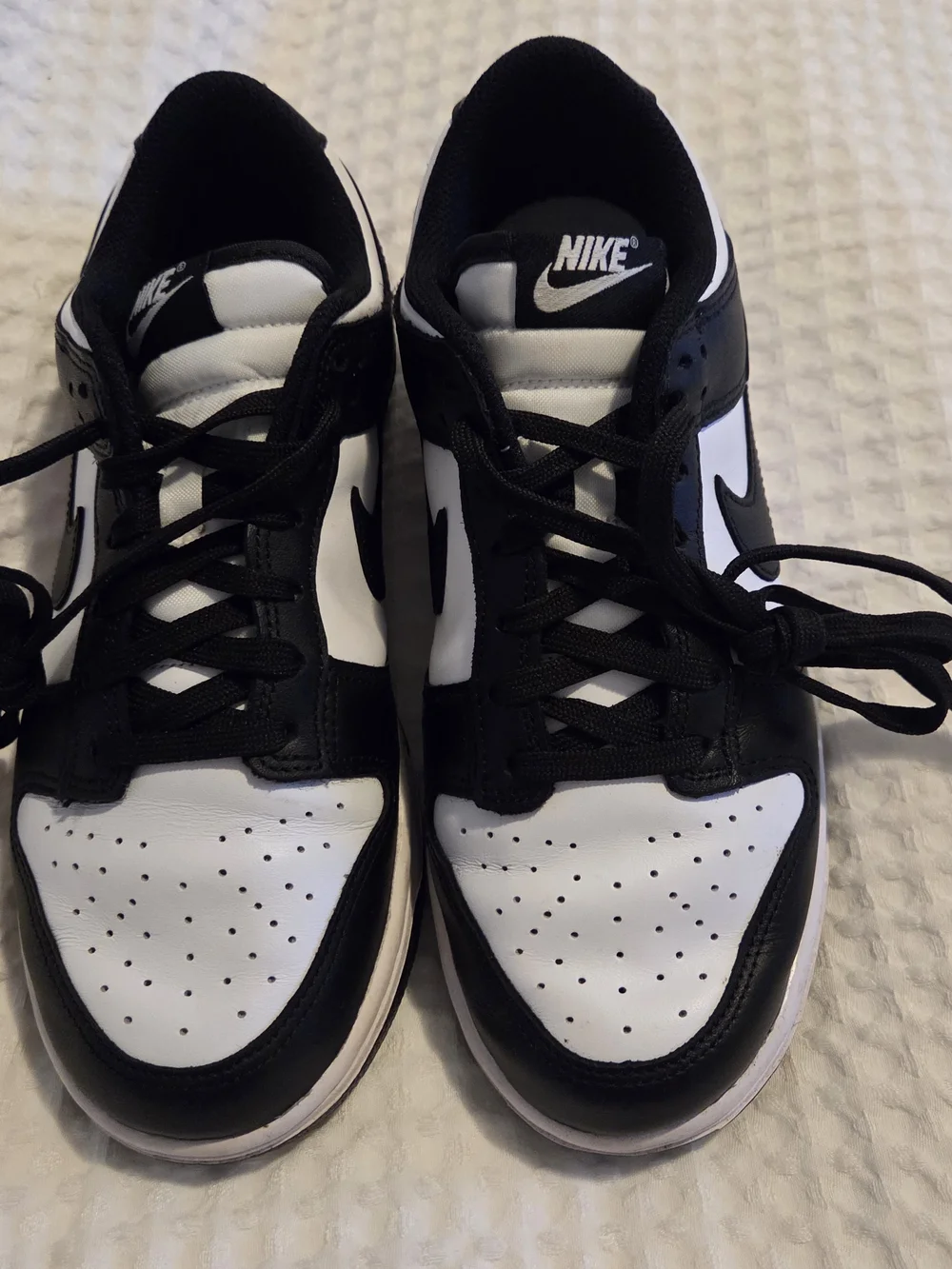 NWOT - Nike Women's Black/White Low-Top Sneakers